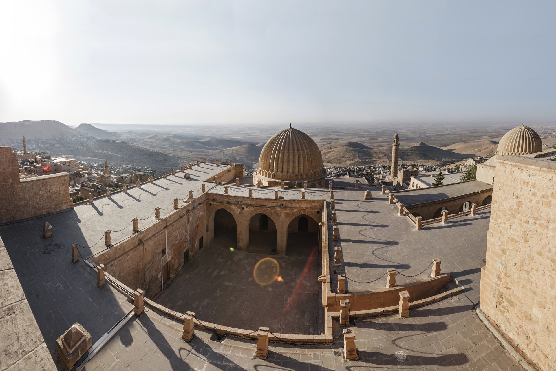 mardin-turkey-zinciriye-madrasah-mardin-populer-tourist-destination-turkey (1)